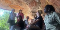 Njanjma Ranger, Ursula Badari shares knowledge with students in Arnhemland, near Gunbalanyah, NT. Photo credit: Greg Williams