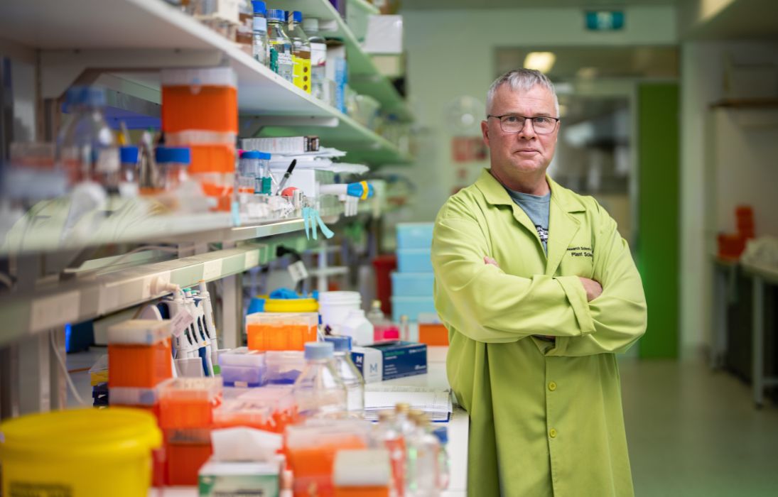 Professor Peter Solomon is the Director of the Australian Research Council (ARC) Training Centre in Plant Biosecurity. Photo: Crystal Li/ANU Headshot of a man in a lab