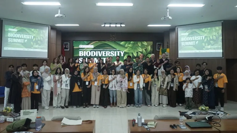 Group photo at International Summer Course (ISC) Biotrop 2026