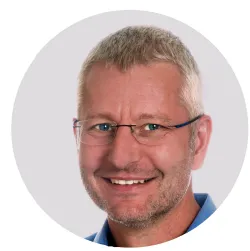 Professor Alex Maier Headshot of a man